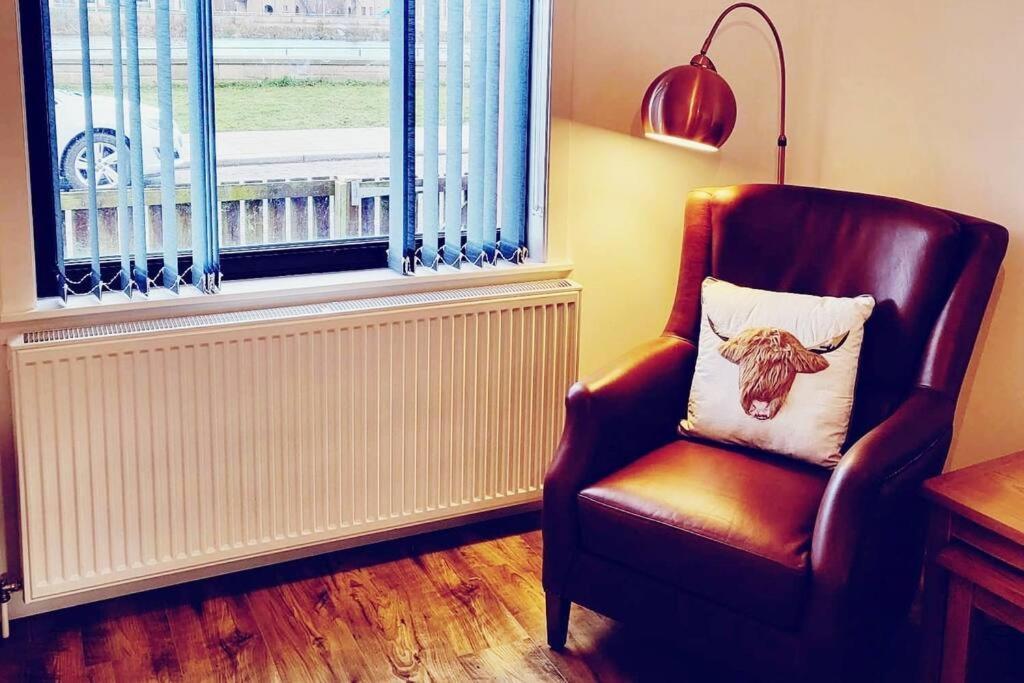 Ness Riverfront Holiday Home - City Centre Инвернес Екстериор снимка