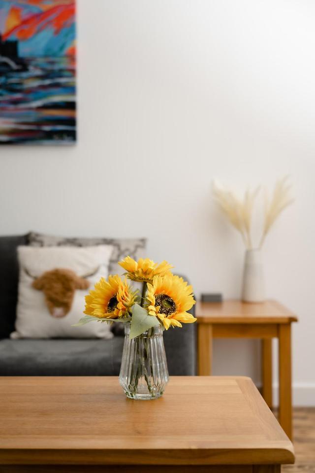 Ness Riverfront Holiday Home - City Centre Инвернес Екстериор снимка