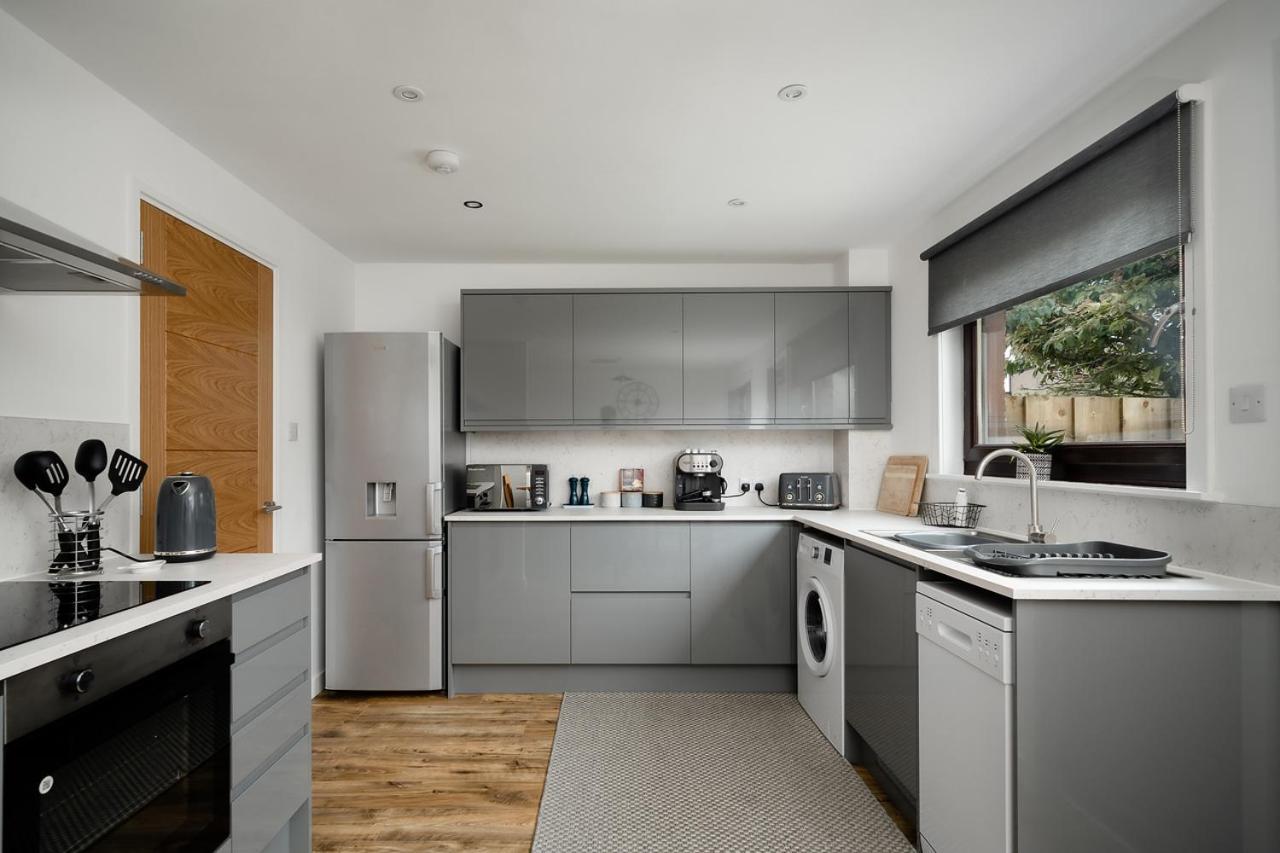 Ness Riverfront Holiday Home - City Centre Инвернес Екстериор снимка