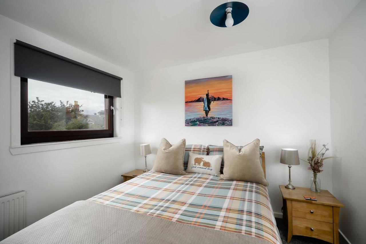 Ness Riverfront Holiday Home - City Centre Инвернес Екстериор снимка